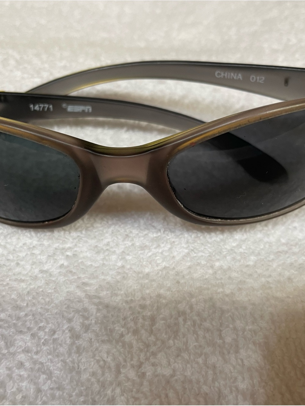 Women's Brown Oval Sunglasses - Unbranded